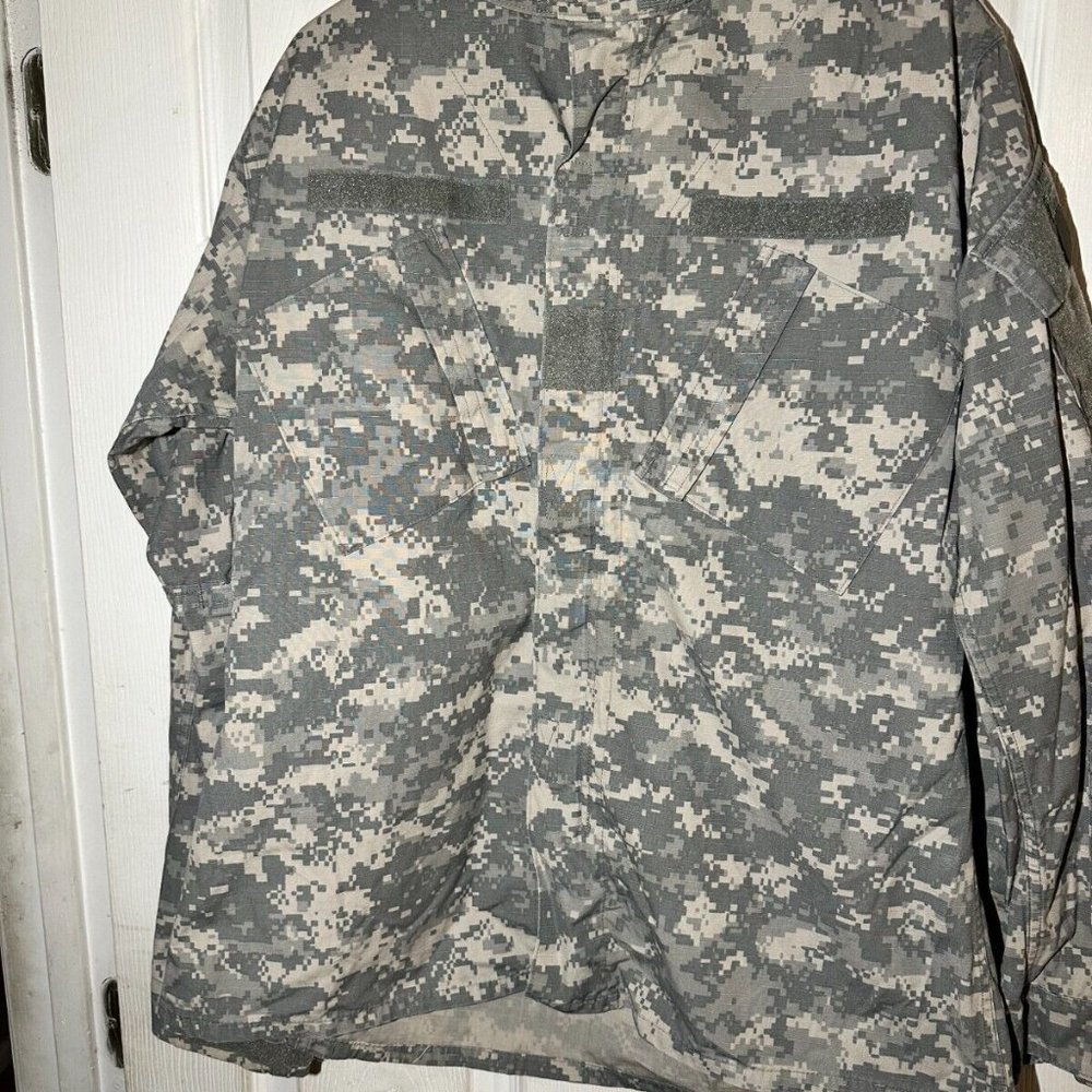Men's Coat Army Combat Uniform Digital Camouflage Size Med-Long